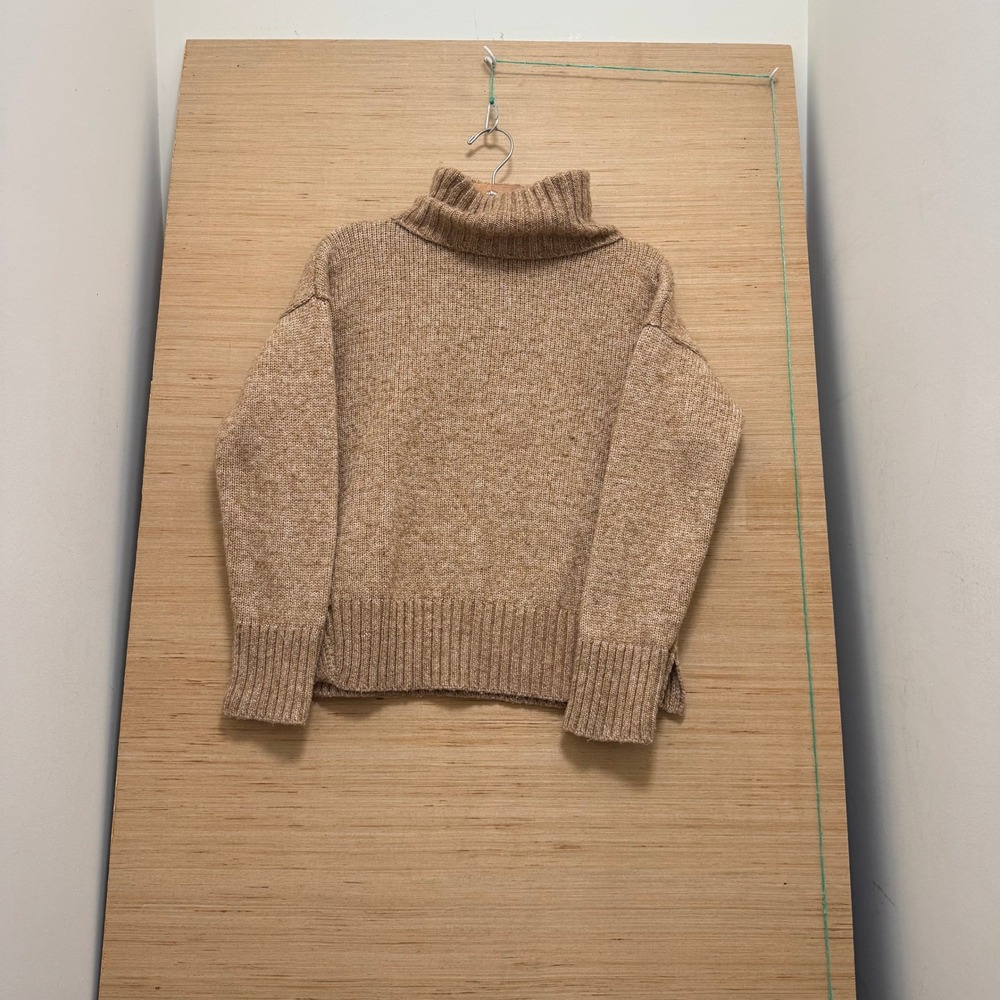 Banana Republic Petite XS Tan Marled Turtleneck Knit Sweater Side Slit Relaxed